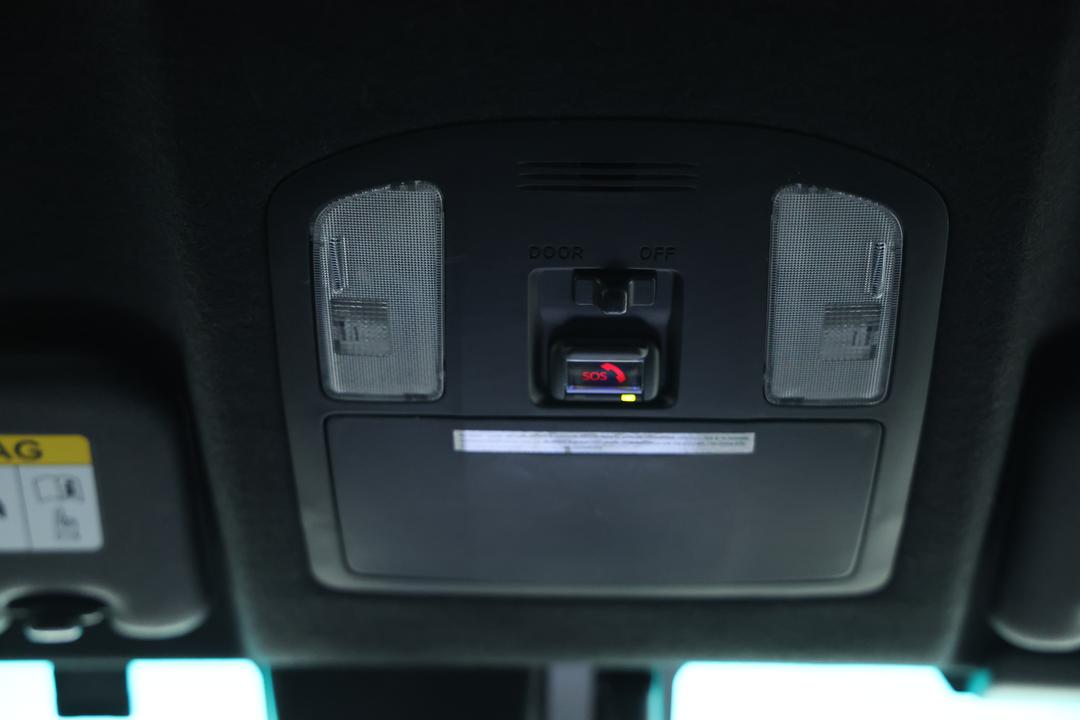 2022 Toyota Hilux Rogue (4x4), Automatic, 27945 km, Child Seat Anchor Points