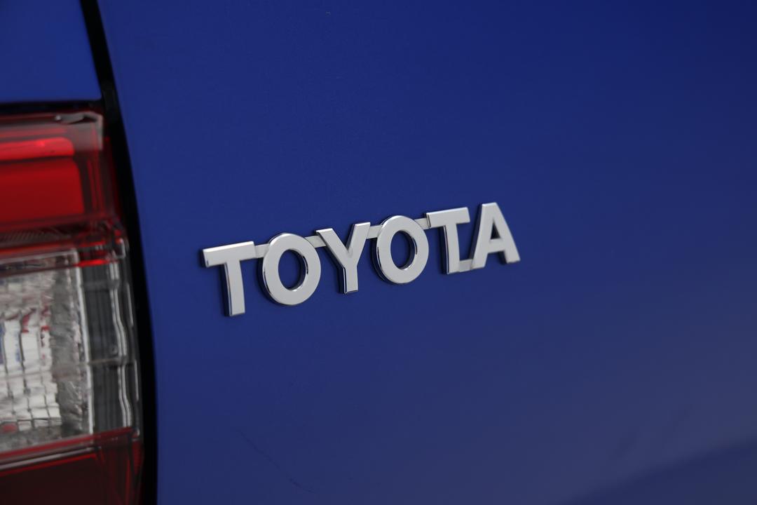 2022 Toyota Hilux Rogue (4x4), Automatic, 27945 km, Badge (Boot Left Side)