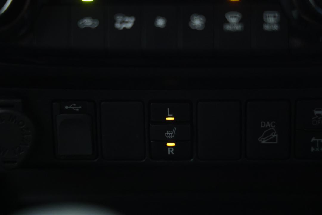 2022 Toyota Hilux Rogue (4x4), Automatic, 27945 km, Ventilated Seats