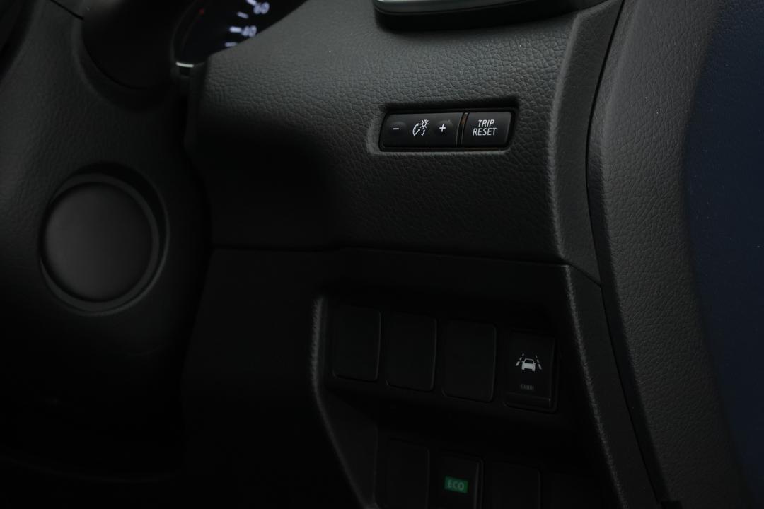2020 Nissan Qashqai Ti, Automatic, 51804 km, Drivers Side Adjustment Panel