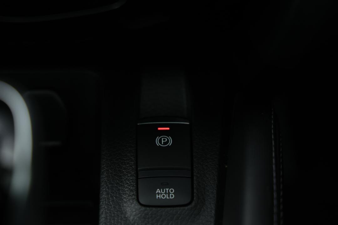 2020 Nissan Qashqai Ti, Automatic, 51804 km, Steering Wheel Close-up