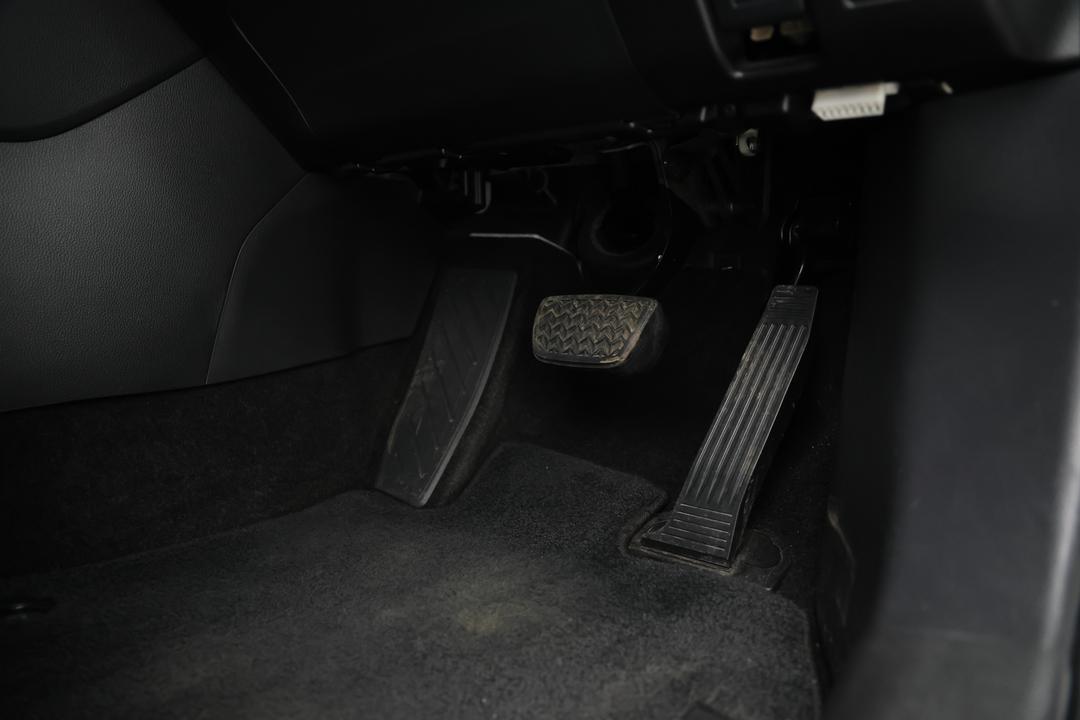 2021 Toyota RAV4 Gx (AWD) Hybrid, Automatic, 94954 km, Utility Switches/Buttons
