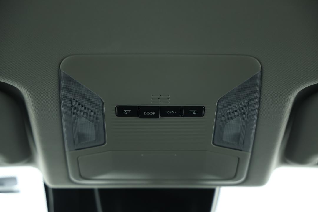 2021 Toyota RAV4 Gx (AWD) Hybrid, Automatic, 94954 km, Center Console