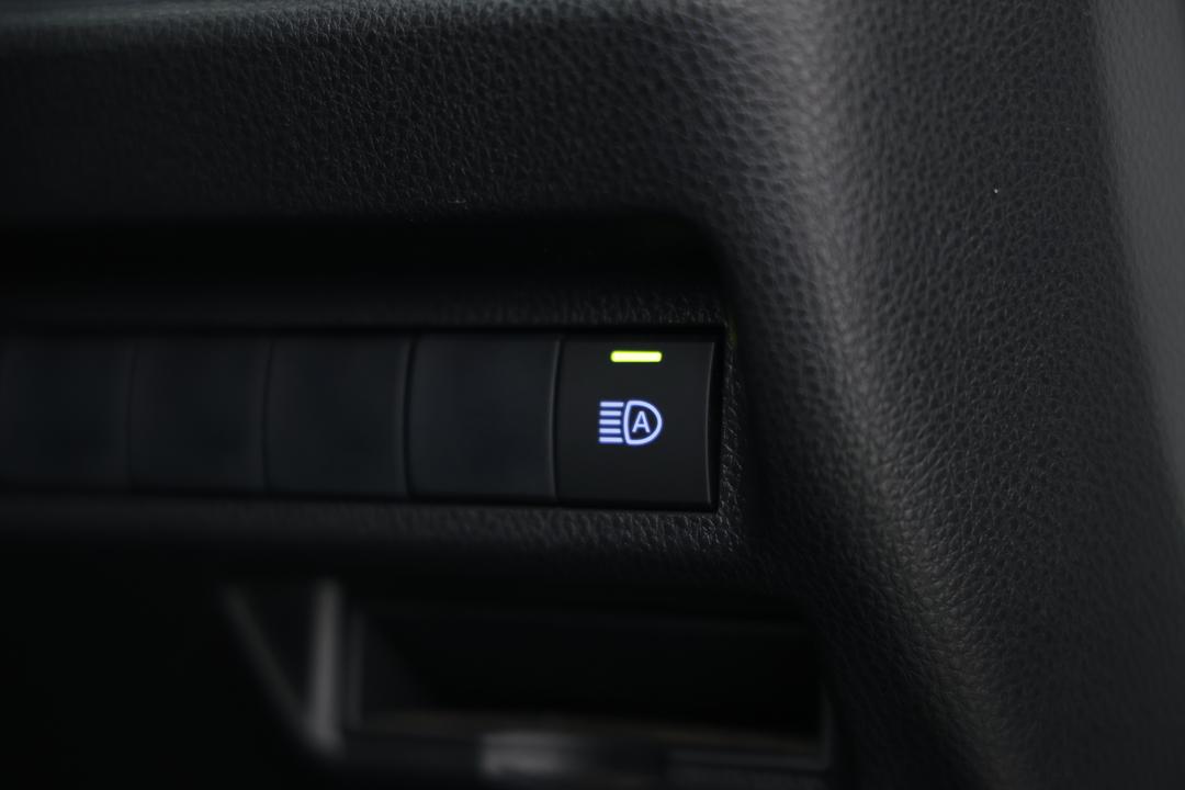 2021 Toyota RAV4 Gx (AWD) Hybrid, Automatic, 94954 km, Drivers Side Adjustment Panel
