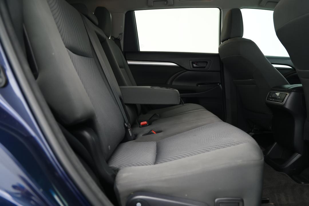 2016 Toyota Kluger Gx (4x2), Automatic, 117569 km, Right Side Rear Door Cabin View