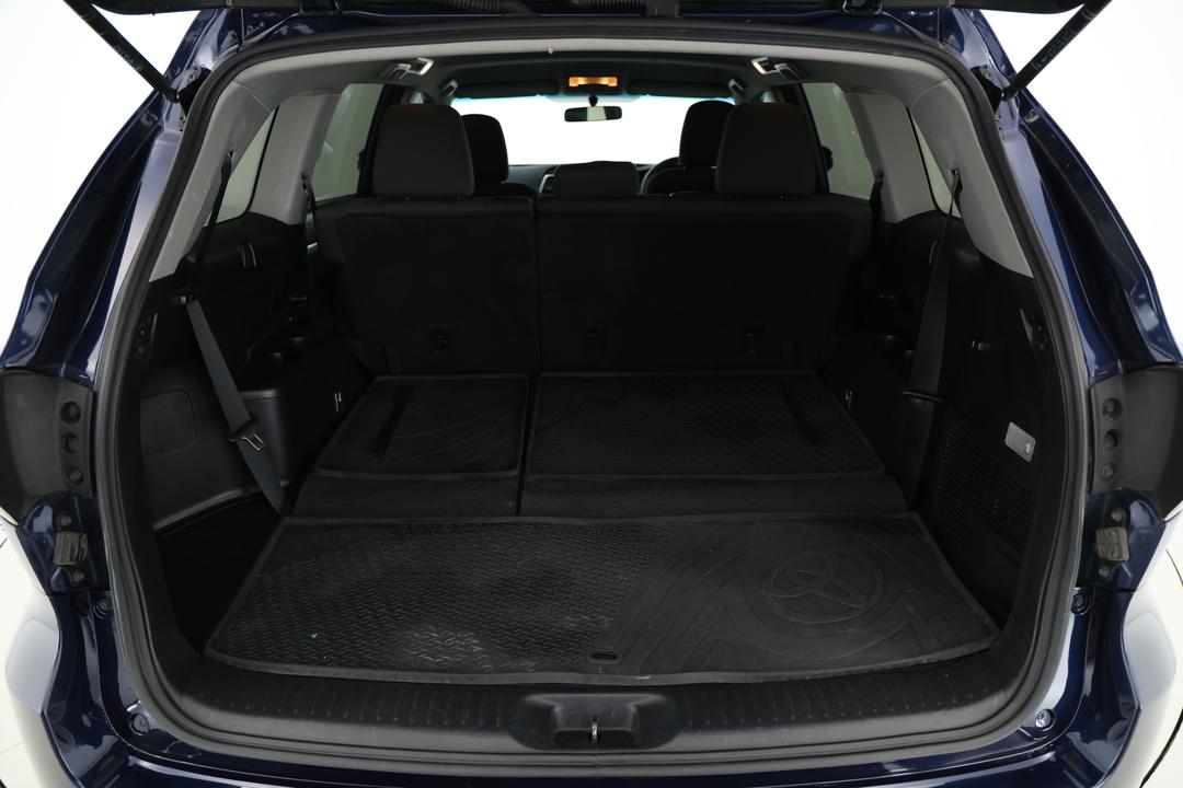 2016 Toyota Kluger Gx (4x2), Automatic, 117569 km, Boot Inside View
