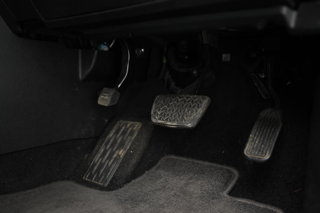 2016 Toyota Kluger Gx (4x2), Automatic, 117569 km, On-Roof Controls/Sunglass holder