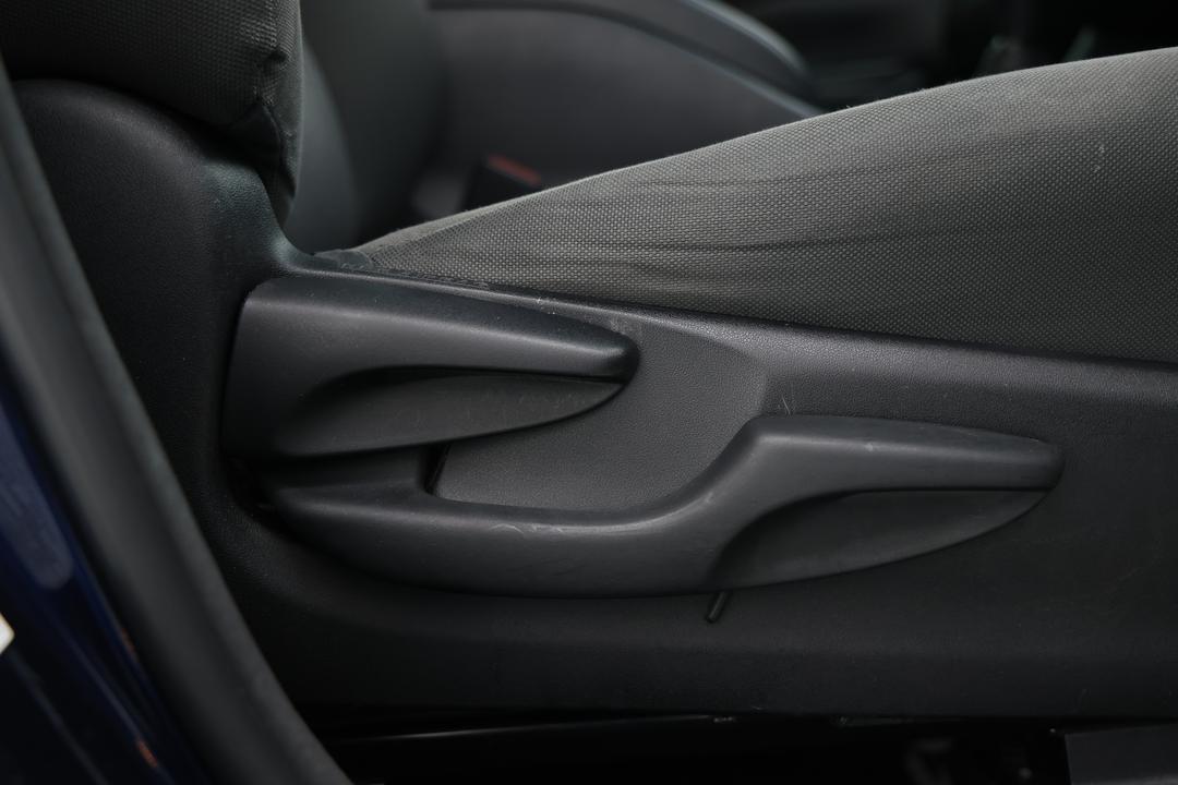2016 Toyota Kluger Gx (4x2), Automatic, 117569 km, Utility Switches/Buttons