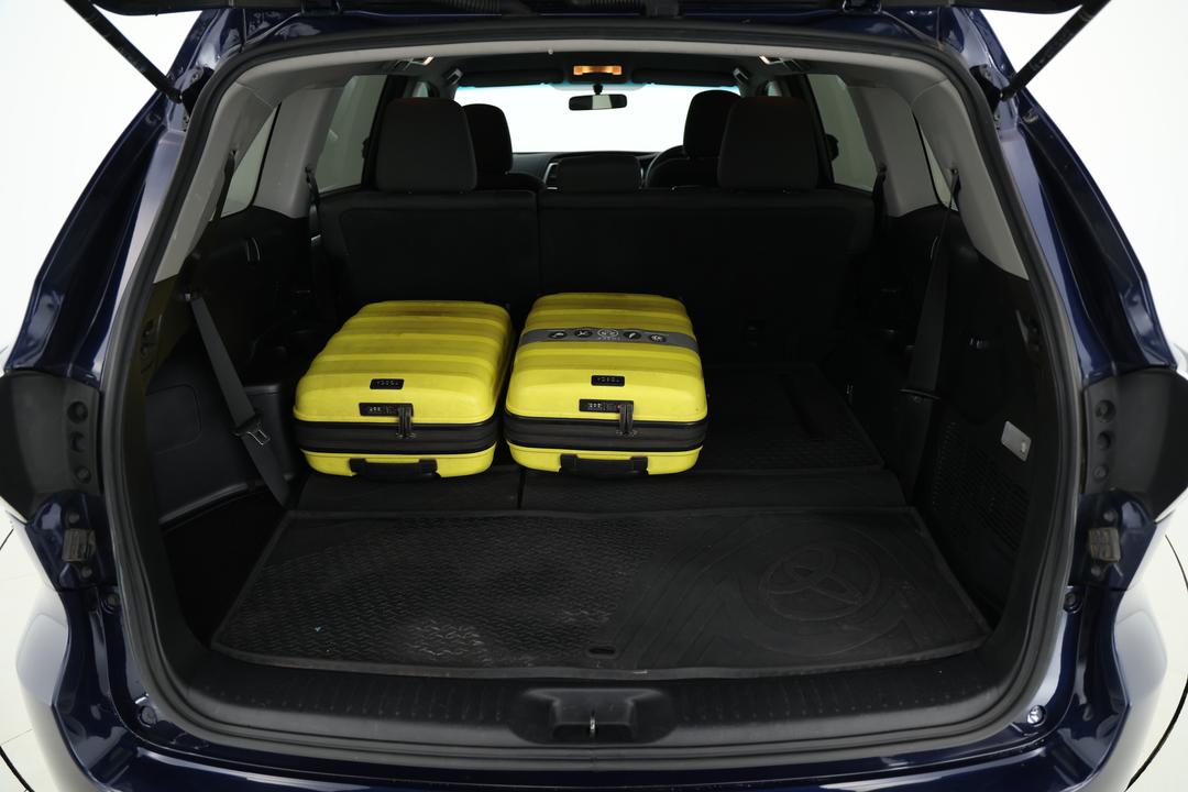 2016 Toyota Kluger Gx (4x2), Automatic, 117569 km, Boot Inside View with Luggage