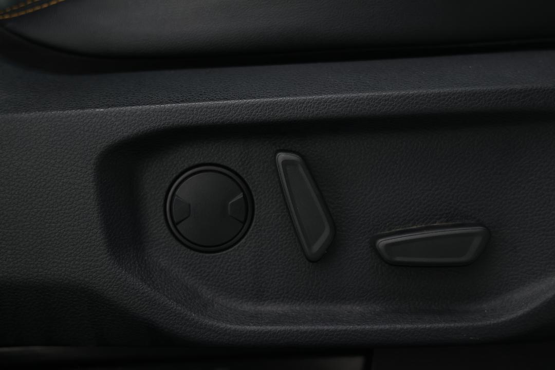 2019 Ford Ranger Wildtrak 3.2 (4x4), Automatic, 82280 km, Drivers Side Adjustment Panel