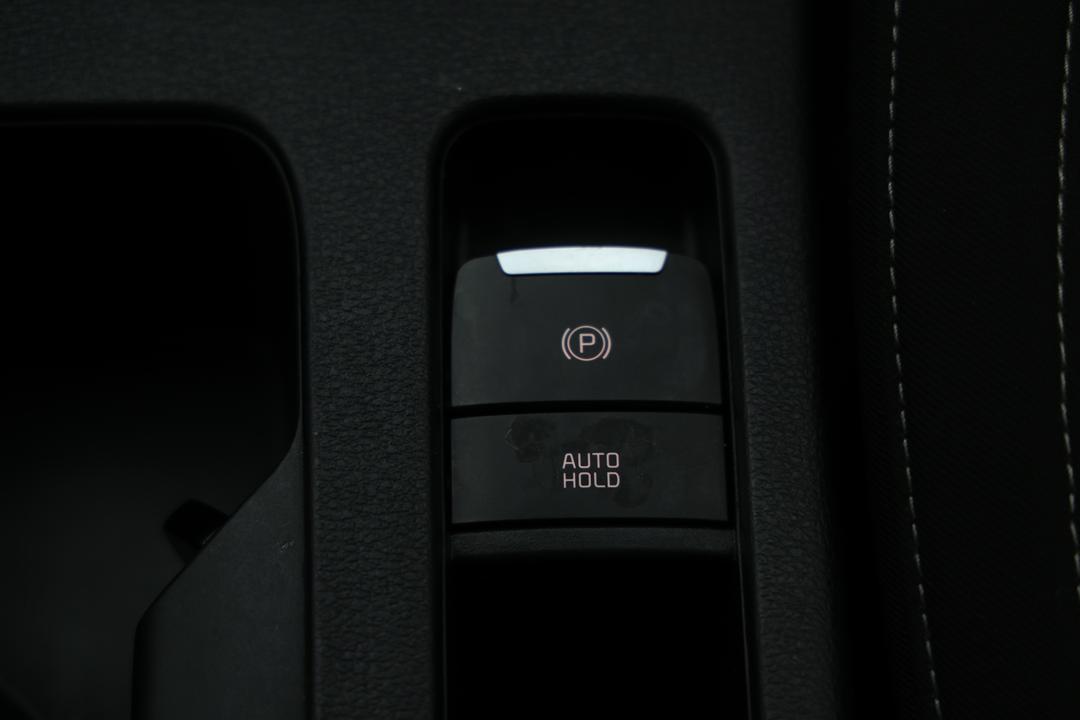 2024 Kia Cerato Sport, Automatic, 28133 km, Handbrake