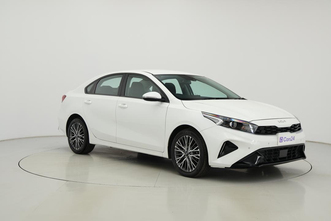 2024 Kia Cerato Sport, Automatic, 28133 km, Right Front Diagonal (45- Degree) View
