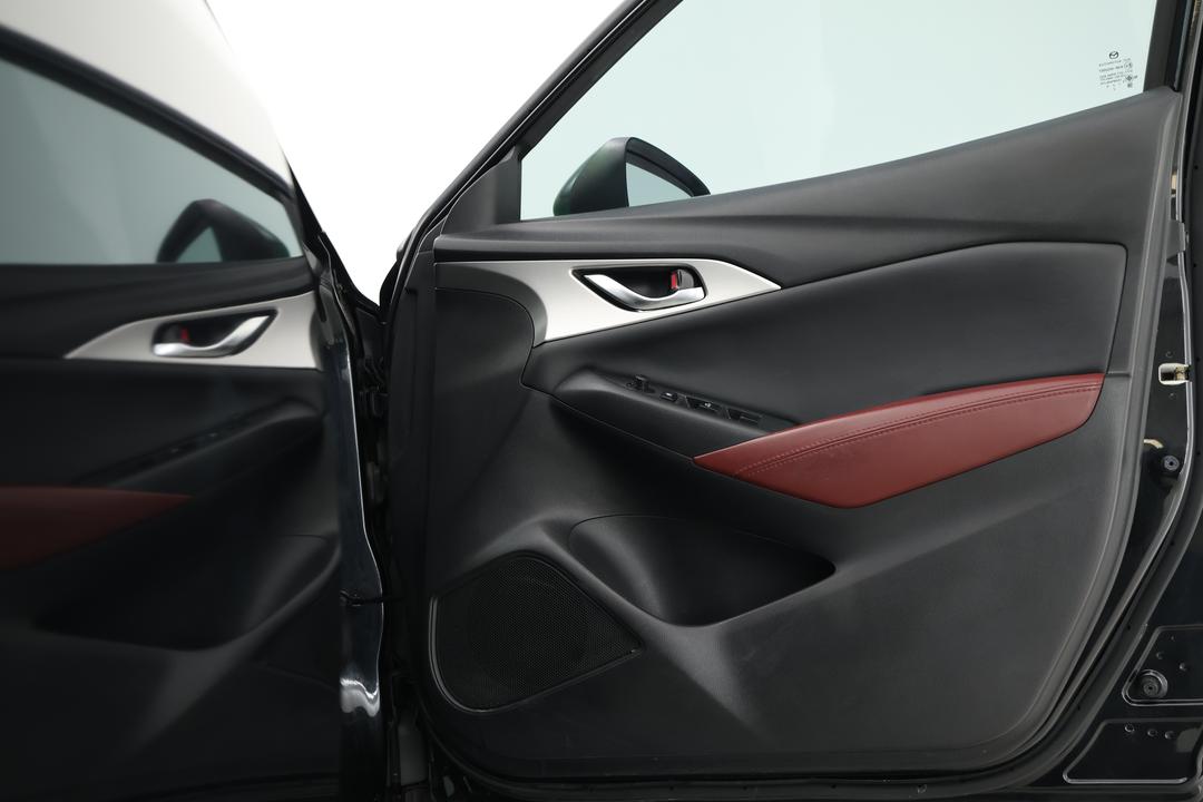 2017 Mazda CX-3 S Touring (FWD), Automatic, 91303 km, Drivers Side Adjustment Panel