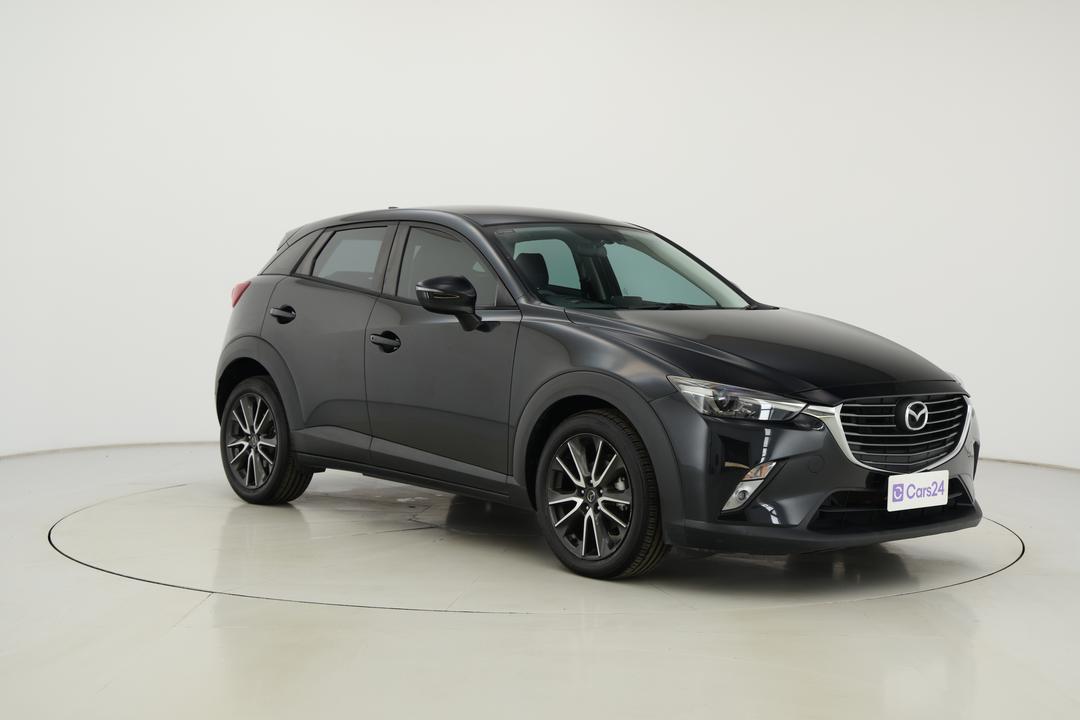 2017 Mazda CX-3 S Touring (FWD), Automatic, 91303 km, Right Front Diagonal (45- Degree) View