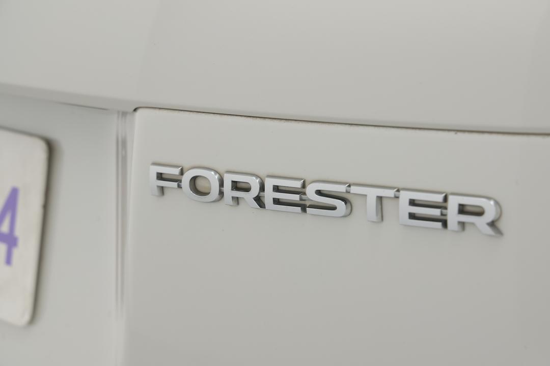 2016 Subaru Forester 2.5i-l, Automatic, 155442 km, Badge (Boot Right Side)