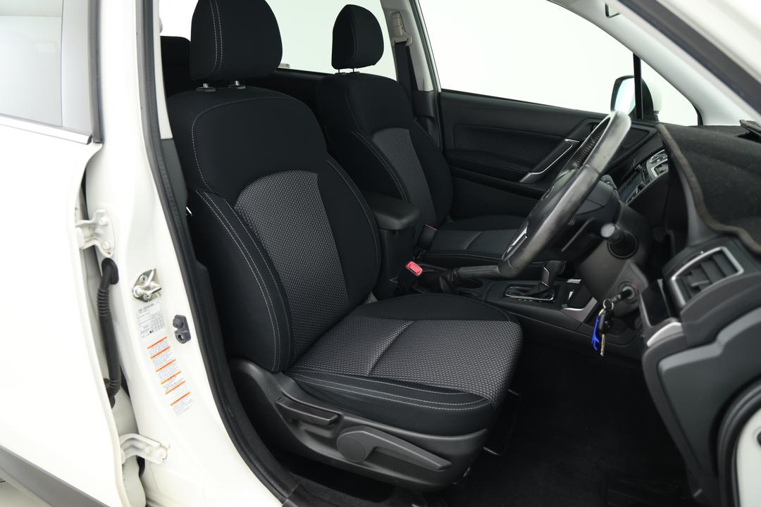 2016 Subaru Forester 2.5i-l, Automatic, 155442 km, Drivers Side Adjustment Panel
