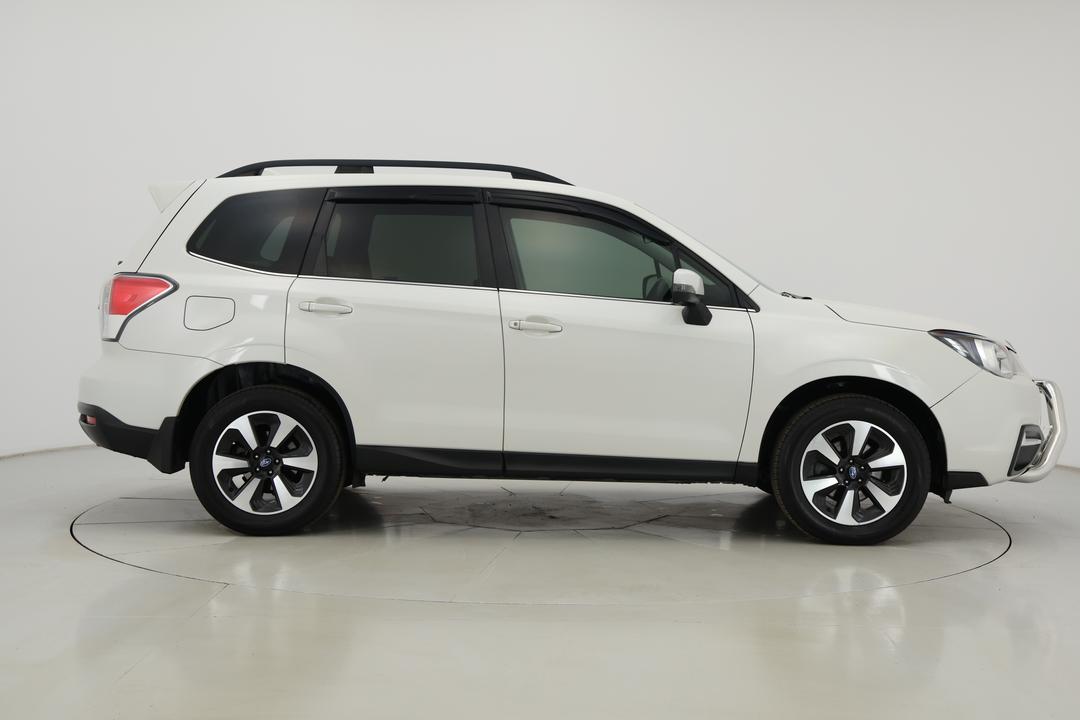 2016 Subaru Forester 2.5i-l, Automatic, 155442 km, Right Side View