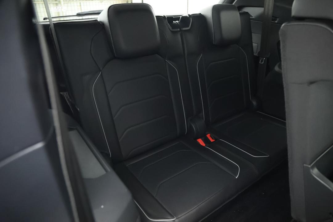 2019 Volkswagen Tiguan Allspace 162 Tsi Highline, Automatic, 58260 km, Right Side Rear Door Cabin View