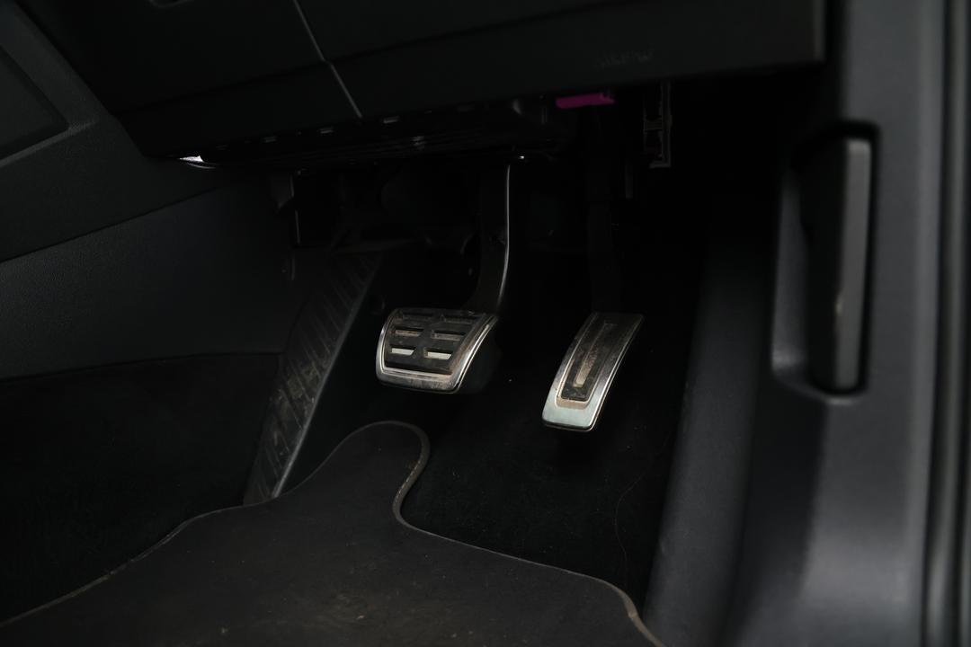 2019 Volkswagen Tiguan Allspace 162 Tsi Highline, Automatic, 58260 km, Right Side Front Door Cabin View