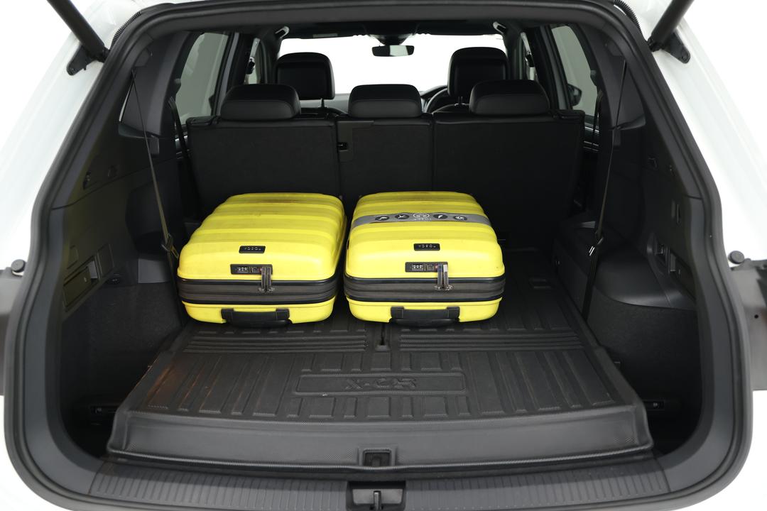 2019 Volkswagen Tiguan Allspace 162 Tsi Highline, Automatic, 58260 km, Boot Inside View with Luggage