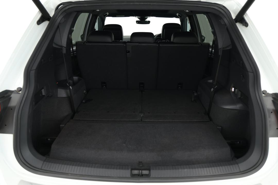 2019 Volkswagen Tiguan Allspace 162 Tsi Highline, Automatic, 90770 km, Boot Inside View
