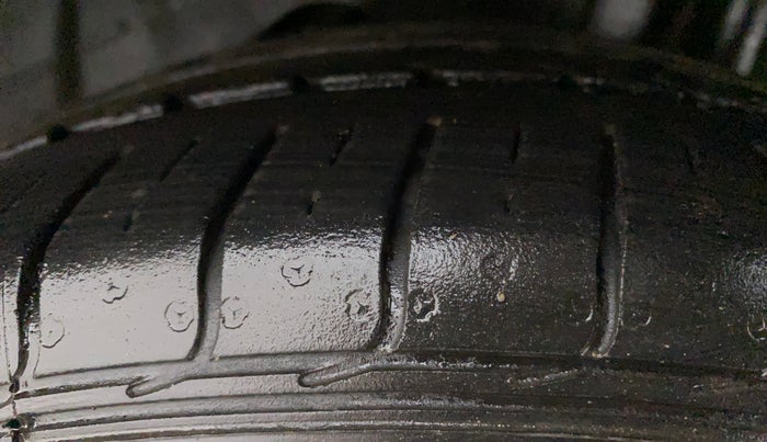 2018 Ford FREESTYLE TITANIUM PLUS 1.2 PETROL, Petrol, Manual, 27,039 km, Left Rear Tyre Tread