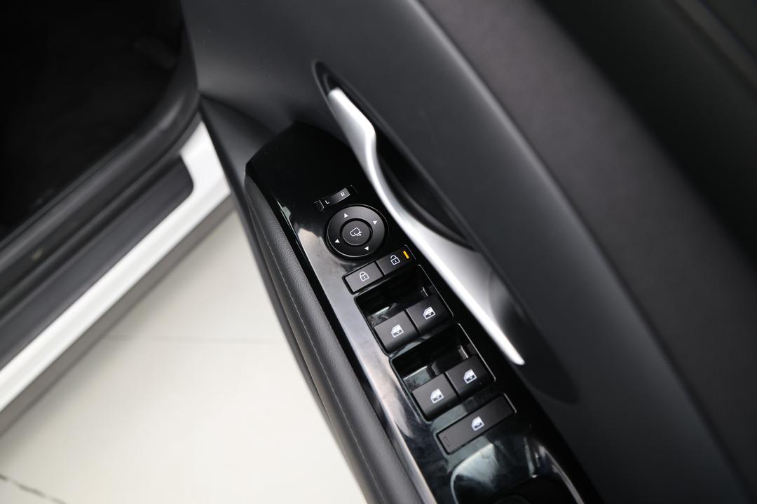 2024 Hyundai Tucson (FWD), Automatic, 25175 km, Right Side Front Door Cabin View