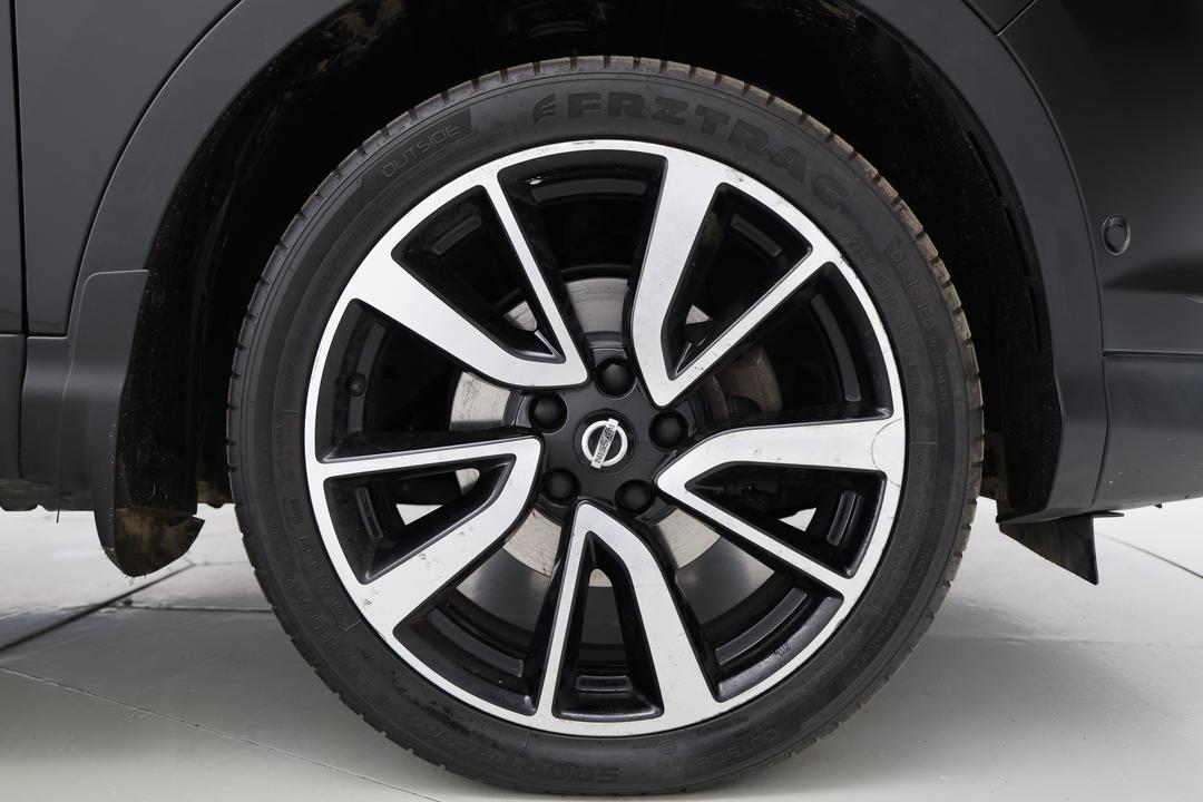 2017 Nissan Qashqai Ti, Automatic, 142633 km, Right Front Wheel