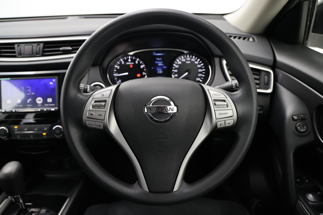 2016 Nissan X-trail St (FWD), Automatic, 66317 km, Center Console