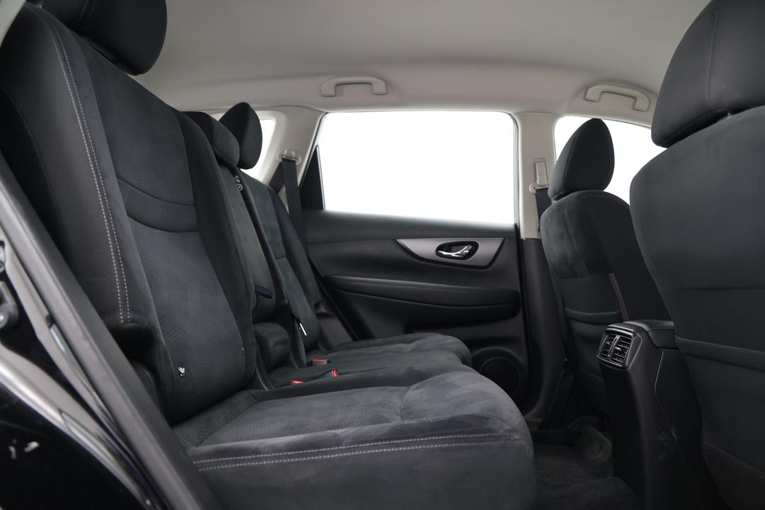 2016 Nissan X-trail St (FWD), Automatic, 66317 km, Right Side Rear Door Cabin View