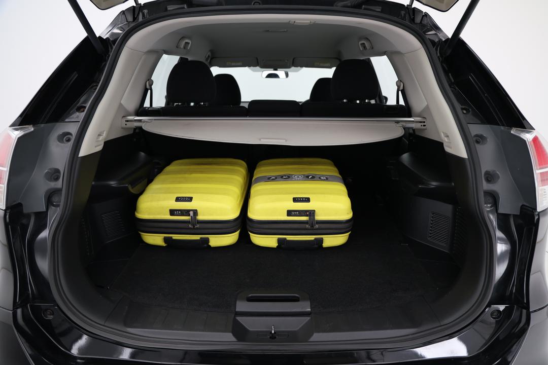 2016 Nissan X-trail St (FWD), Automatic, 66317 km, Boot Inside View with Luggage