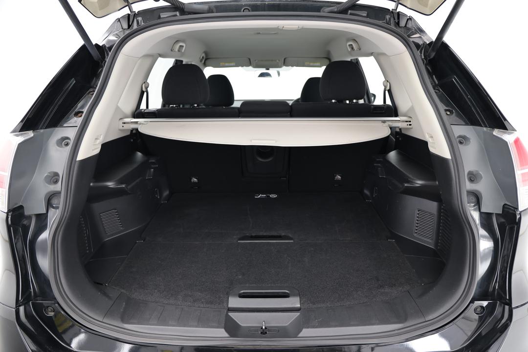 2016 Nissan X-trail St (FWD), Automatic, 66317 km, Boot Inside View
