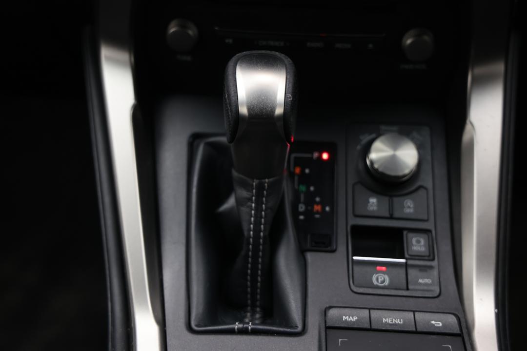 2018 Lexus Nx300 F-sport (AWD), Automatic, 81744 km, Steering Wheel Close-up