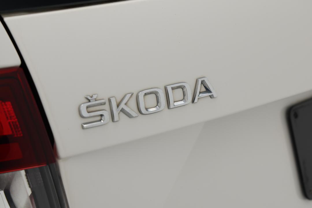2019 SKODA Octavia 110 Tsi, Automatic, 90485 km, Badge (Boot Left Side)