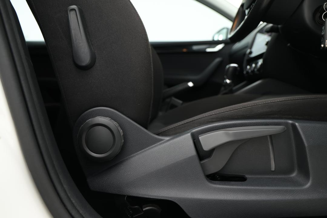 2019 SKODA Octavia 110 Tsi, Automatic, 90485 km, Drivers Side Adjustment Panel