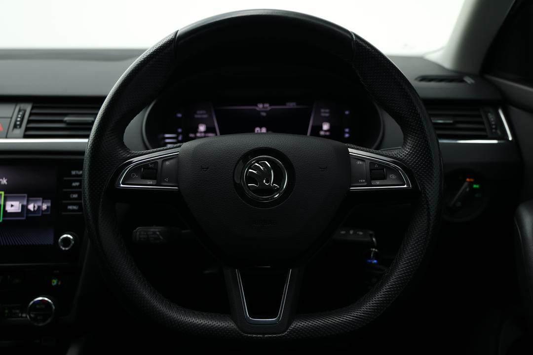 2019 SKODA Octavia 110 Tsi, Automatic, 90485 km, Center Console