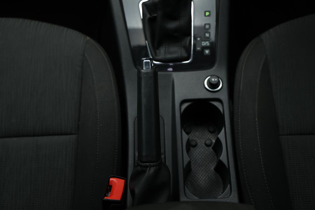 2019 SKODA Octavia 110 Tsi, Automatic, 90485 km, Handbrake