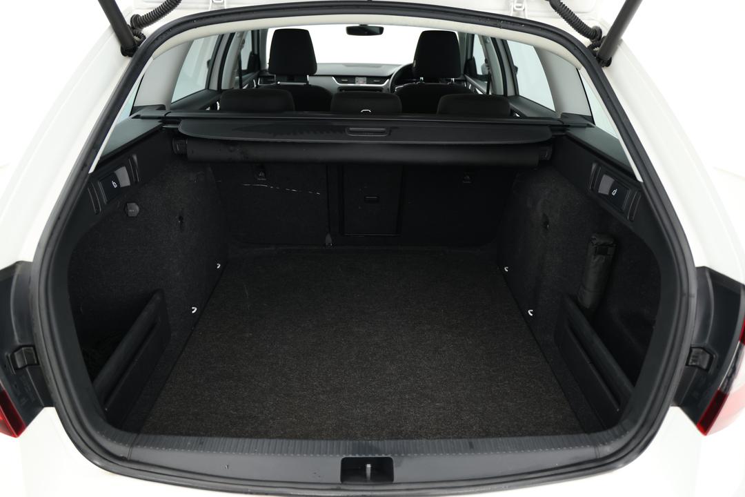 2019 SKODA Octavia 110 Tsi, Automatic, 90485 km, Boot Inside View