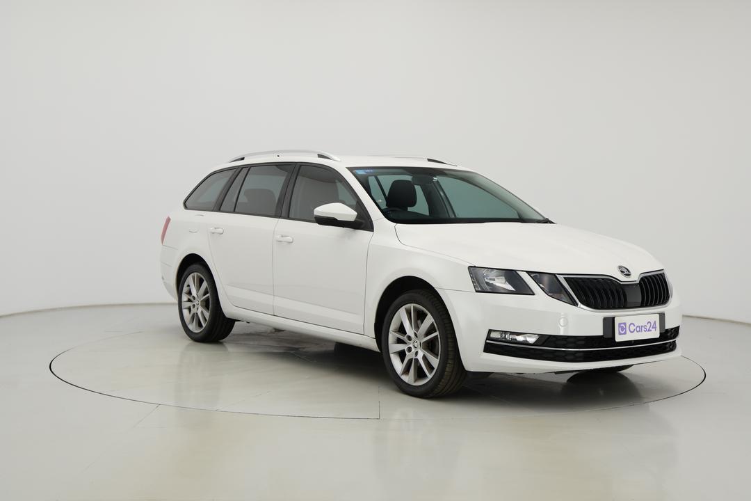 2019 SKODA Octavia 110 Tsi, Automatic, 90485 km, Right Front Diagonal (45- Degree) View