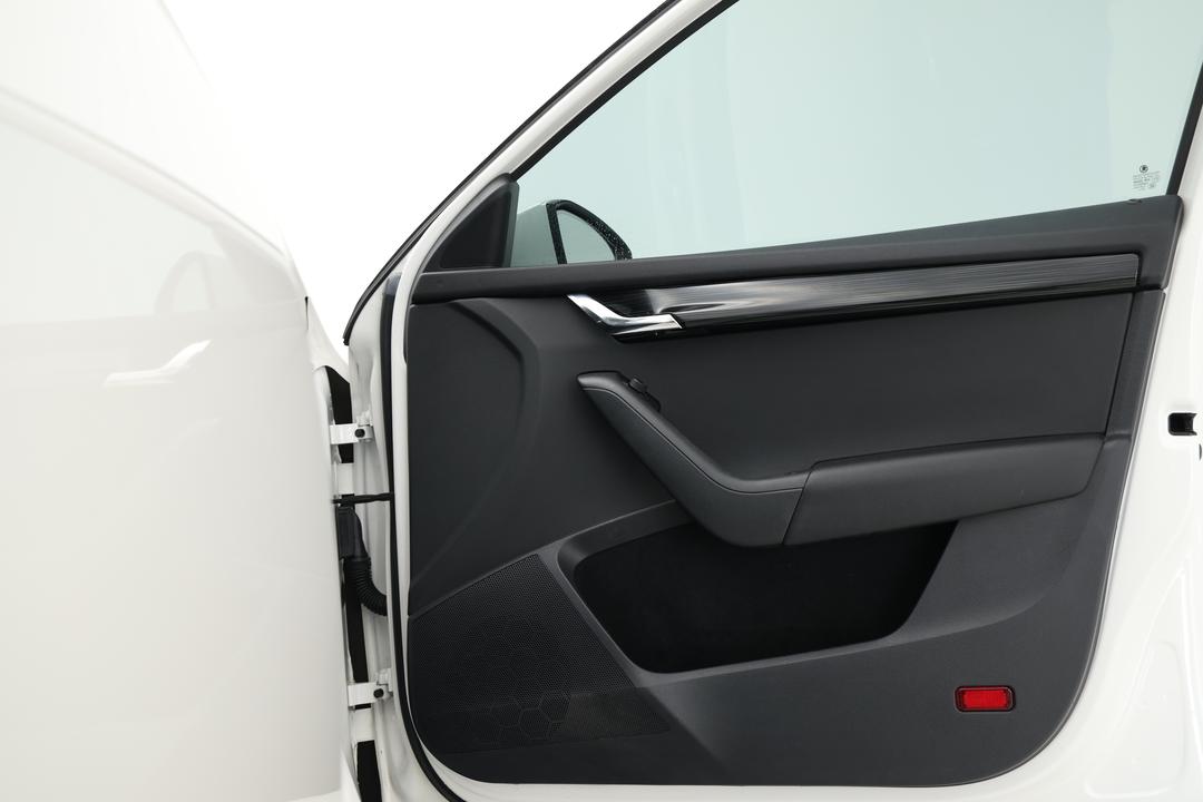 2019 SKODA Octavia 110 Tsi, Automatic, 90485 km, Speaker View