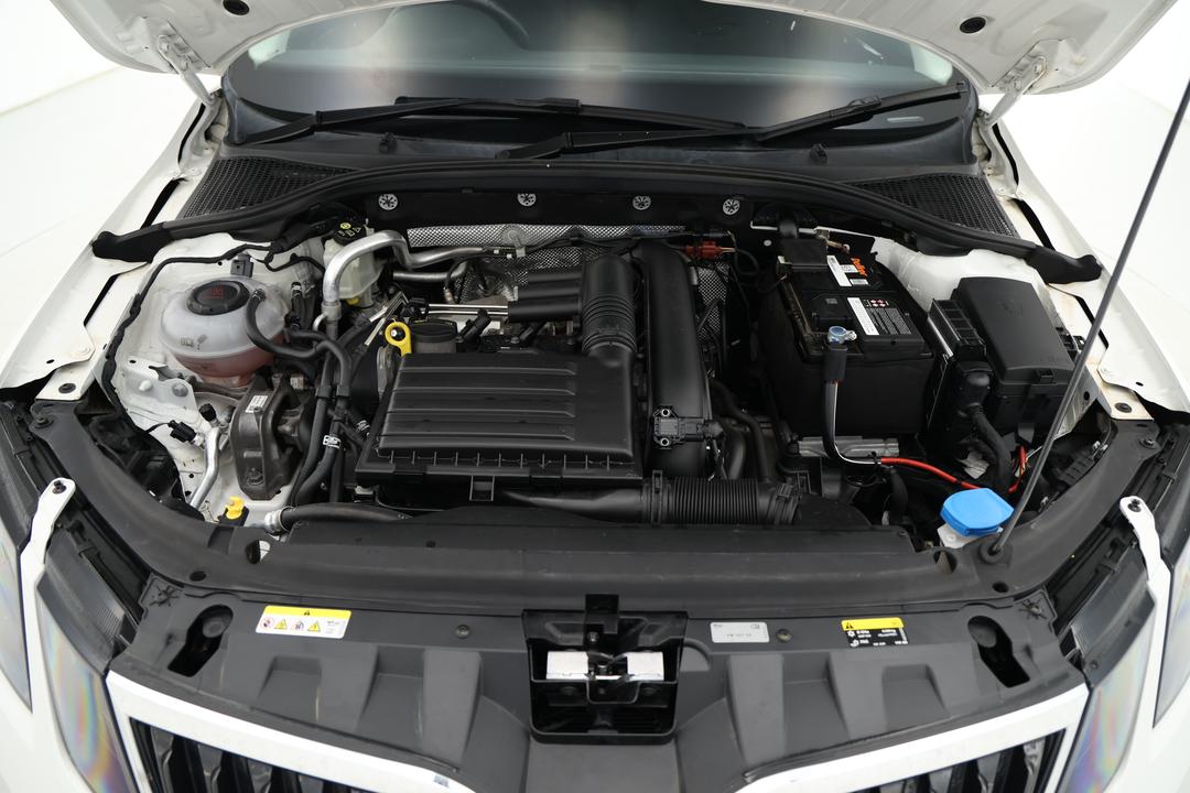 2019 SKODA Octavia 110 Tsi, Automatic, 90485 km, Open Bonnet (Engine)