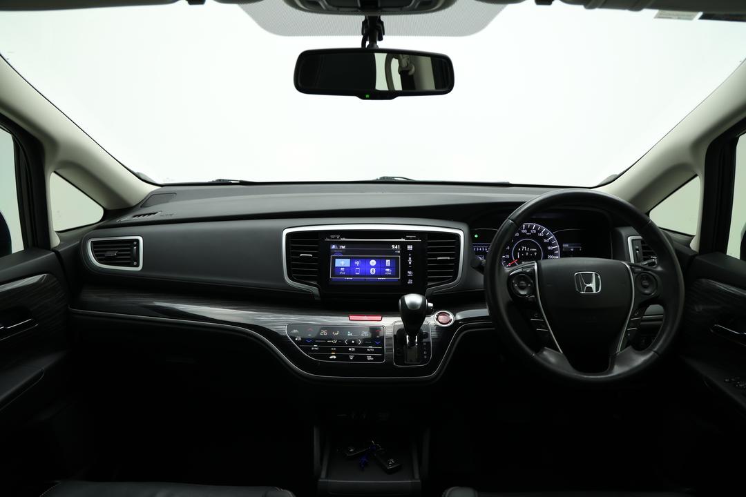 2016 Honda Odyssey Vti-l, Automatic, 81408 km, Dashboard View