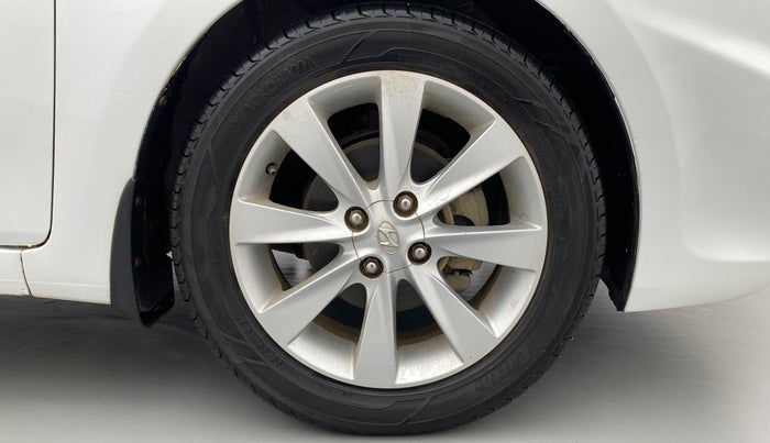 2011 Hyundai Verna FLUIDIC 1.6 VTVT SX, Petrol, Manual, 58,252 km, Right Front Wheel