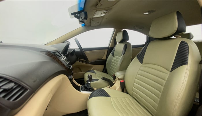 2011 Hyundai Verna FLUIDIC 1.6 VTVT SX, Petrol, Manual, 58,252 km, Right Side Front Door Cabin