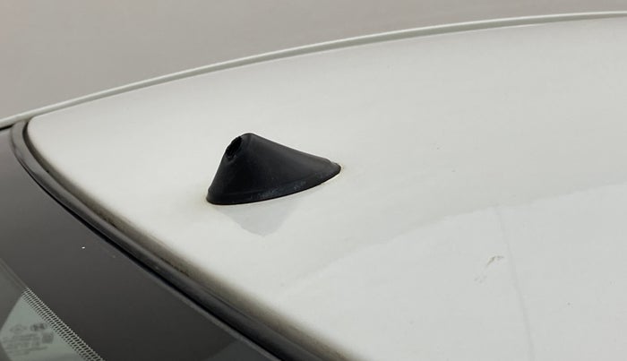 2011 Hyundai Verna FLUIDIC 1.6 VTVT SX, Petrol, Manual, 58,252 km, Roof - Antenna has minor damage