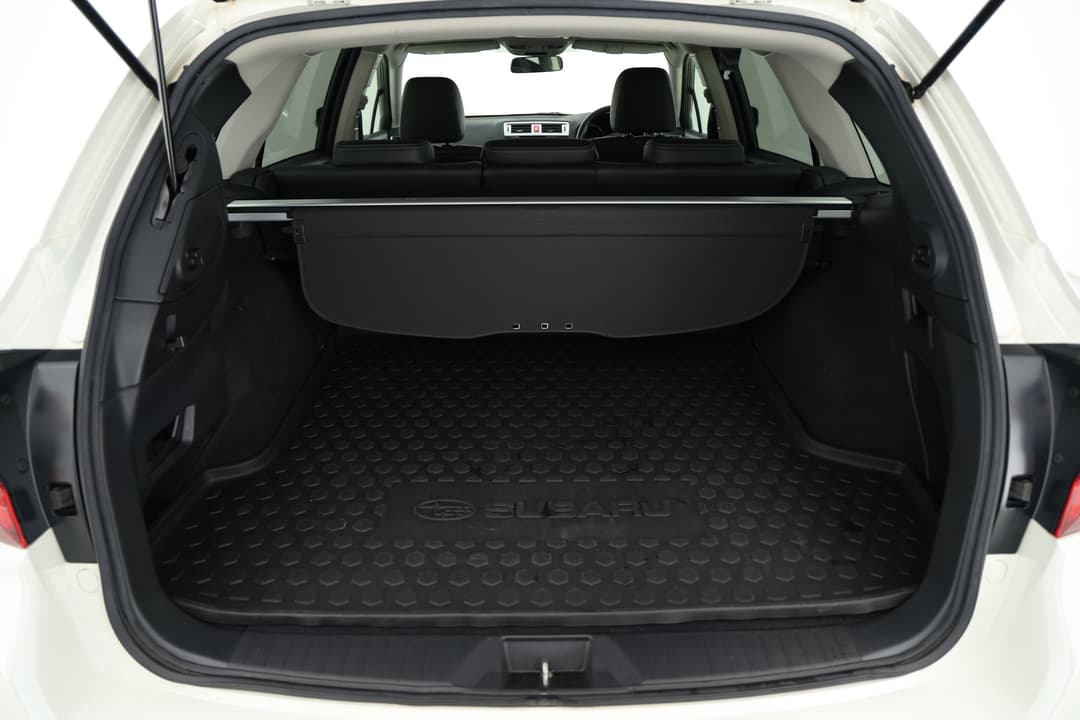 2015 Subaru Outback 2.0d Premium AWD, Automatic, 131514 km, Boot Inside View