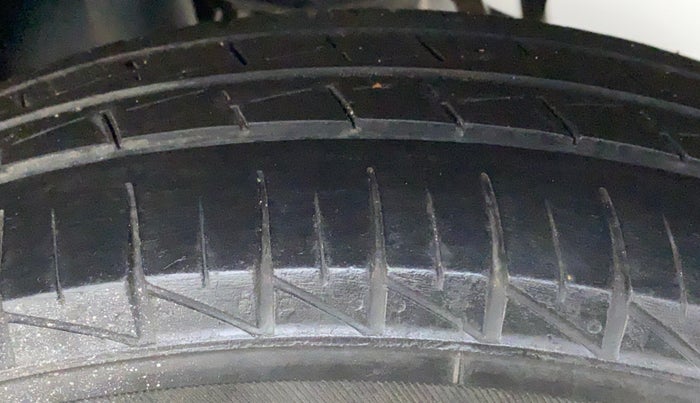 2021 Maruti Alto VXI, Petrol, Manual, 32,038 km, Left Rear Tyre Tread