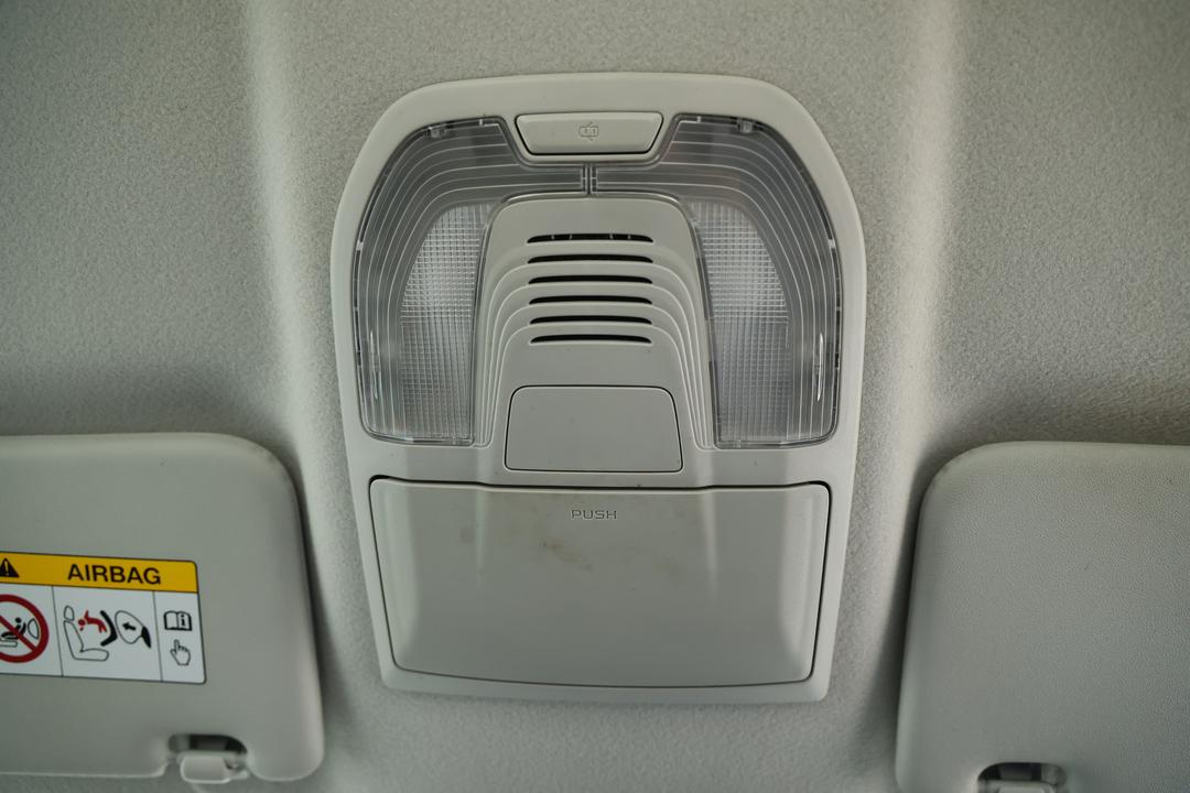 2022 Isuzu D-MAX Sx (4x2) High-ride, Manual, 99373 km, Center Console