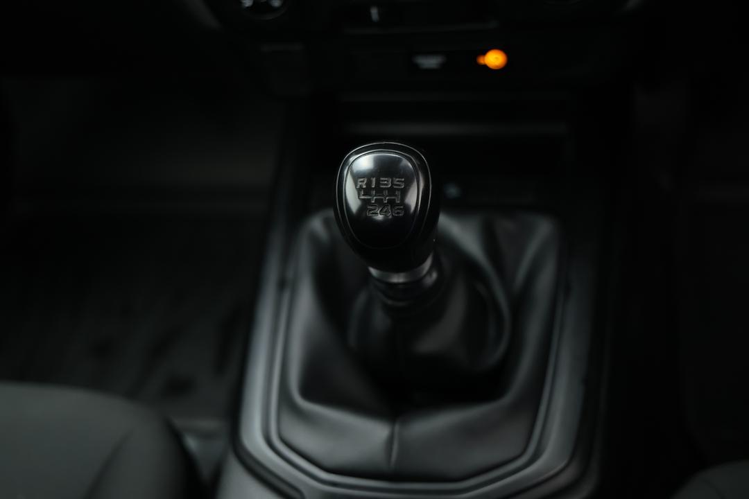 2022 Isuzu D-MAX Sx (4x2) High-ride, Manual, 99373 km, Gear Lever 