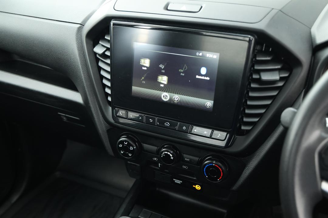 2022 Isuzu D-MAX Sx (4x2) High-ride, Manual, 99373 km, Handbrake
